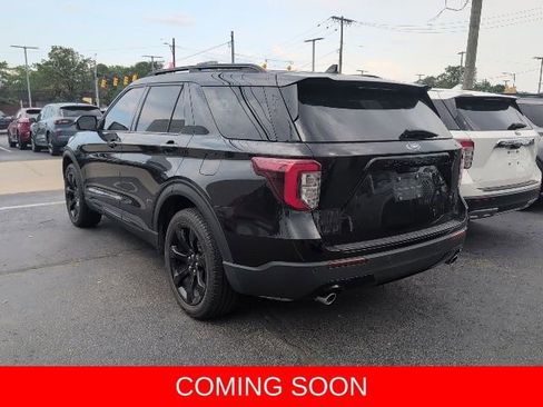 Used 2023 Ford Explorer ST-Line AWD/4WD image 4