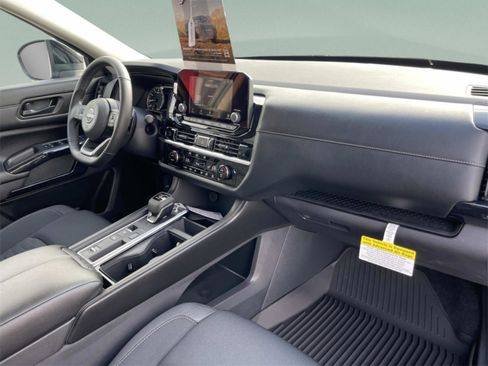 New 2025 Nissan Pathfinder SV image 21