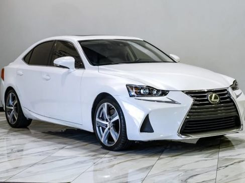 Used 2017 Lexus IS 200t w/ Premium Package RWD image 8