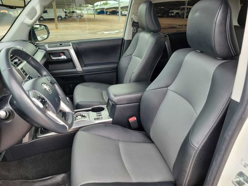 Used 2023 Toyota 4Runner SR5 Premium w/ Moonroof Package AWD/4WD image 15