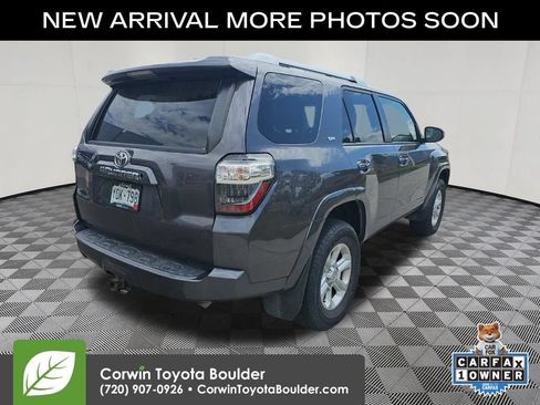 Used 2018 Toyota 4Runner SR5 AWD/4WD image 8