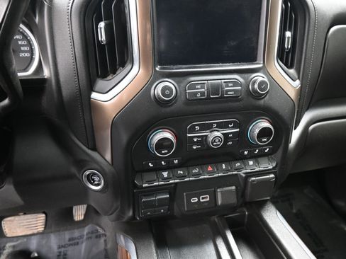 Used 2021 Chevrolet Silverado 2500 High Country image 14