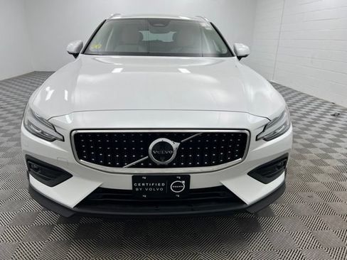 Used 2025 Volvo V60 B5 Cross Country Plus w/ Protection Package Premier AWD/4WD image 3
