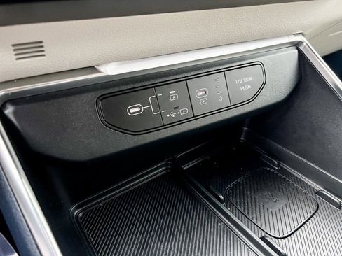 Used 2025 Kia Carnival SX image 21