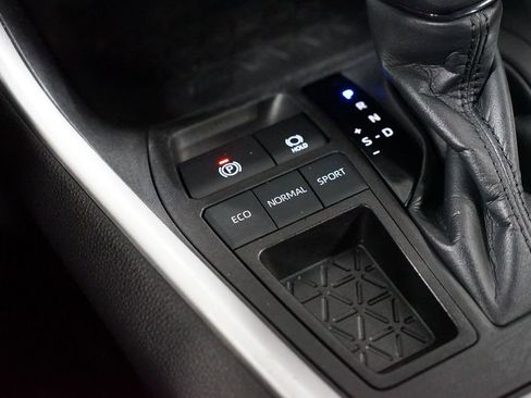 Certified 2023 Toyota RAV4 LE image 22