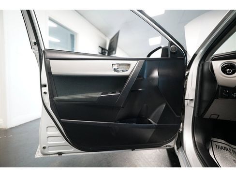 Used 2017 Toyota Corolla LE image 15