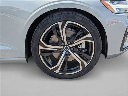 Used 2024 Volvo S60 B5 Ultimate w/ Climate Package AWD/4WD image 23