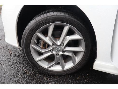Used 2015 Nissan Sentra SR w/ Navigation Package FWD image 15