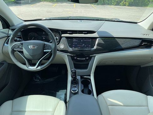 Used 2020 Cadillac XT6 Premium Luxury image 29