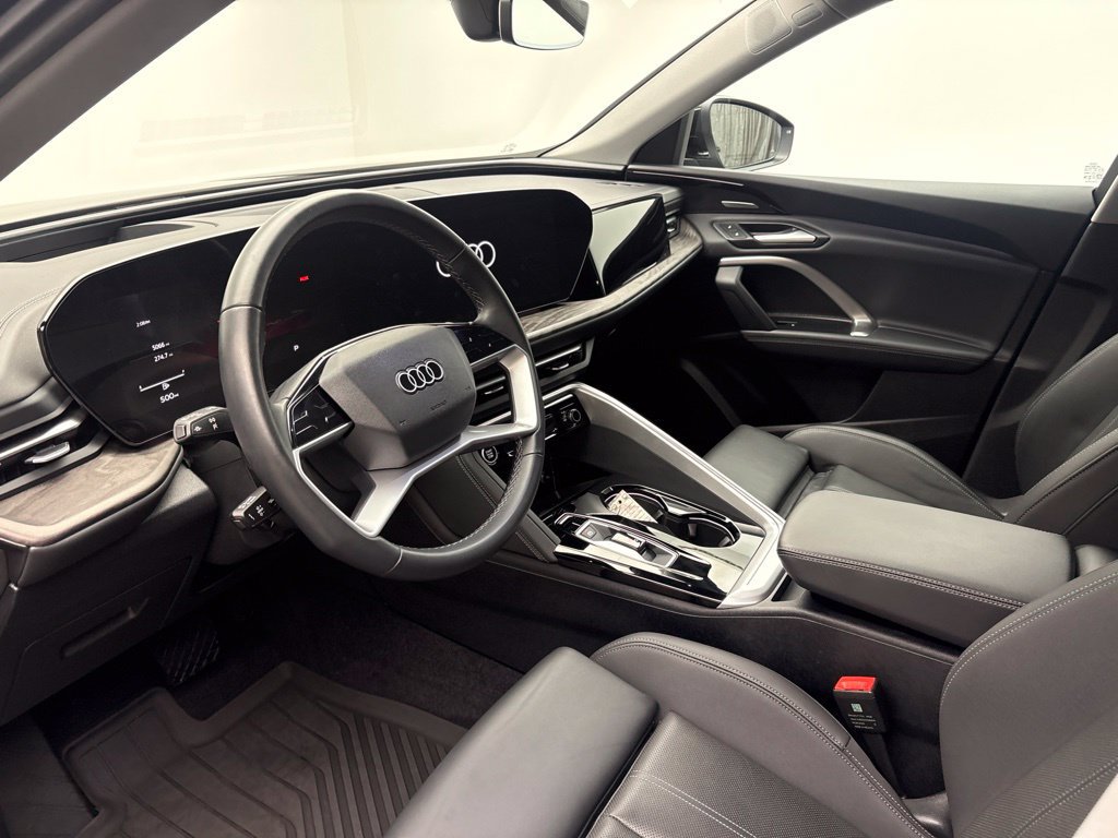 Used 2025 Audi Q5 Premium AWD/4WD image 6
