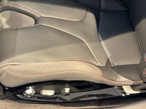 Used 2025 Chevrolet Corvette Z06 image 11