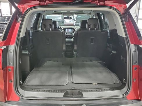 Used 2019 GMC Acadia SLT image 16