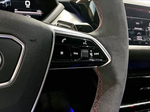 Used 2022 Audi RS e-tron GT image 21