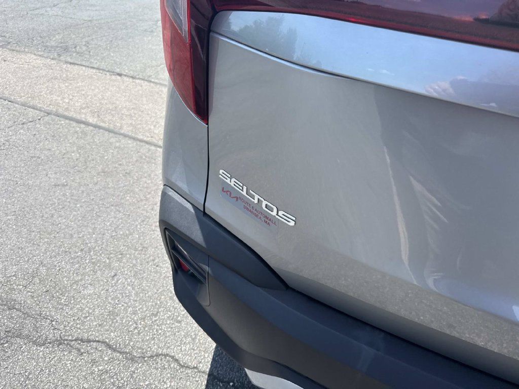 Used 2024 Kia Seltos LX AWD/4WD image 5