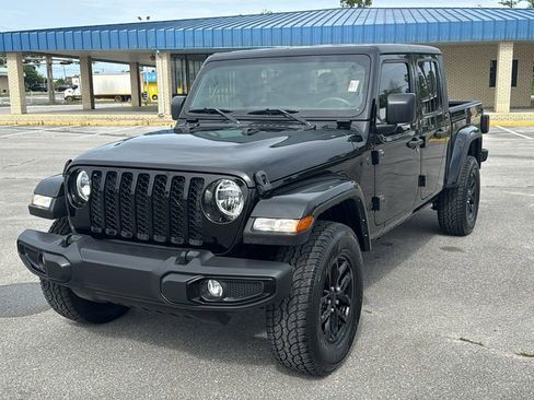 Used 2022 Jeep Gladiator Sport AWD/4WD image 1