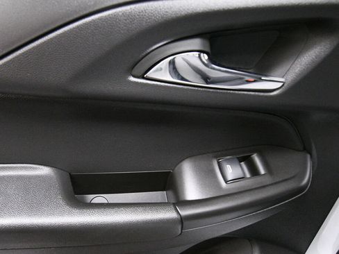 Used 2024 Chevrolet TrailBlazer LT FWD image 21