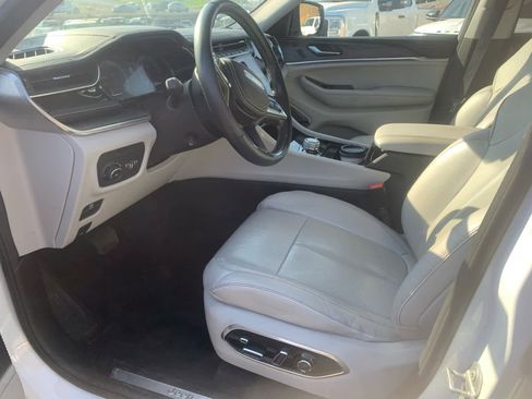 Used 2022 Jeep Grand Cherokee Overland w/ Adv Protech Group III image 9