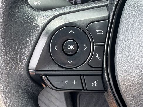 Used 2025 Toyota RAV4 XLE FWD image 25