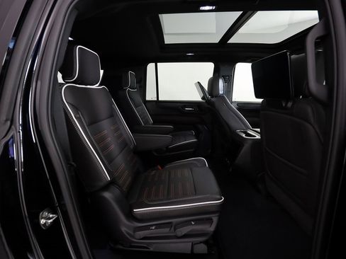 Used 2025 GMC Yukon XL AT4 Ultimate image 11