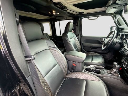 Used 2022 Jeep Wrangler Unlimited Sahara AWD/4WD image 34