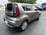 Used 2017 Kia Soul + image 5