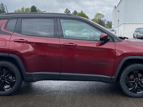 Used 2021 Jeep Compass Latitude w/ Sun and Sound Group AWD/4WD image 9