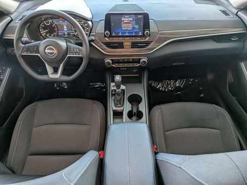 Used 2025 Nissan Altima 2.5 SV FWD image 28