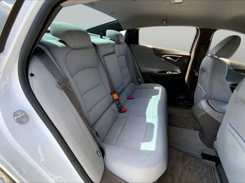 Used 2017 Chevrolet Malibu LS FWD image 19