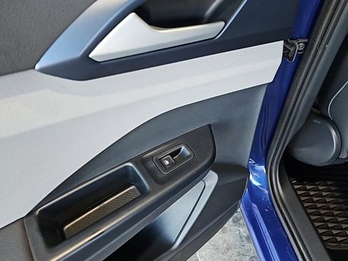 Used 2024 Volkswagen Taos SE w/ Black Wheel Plus Package image 21