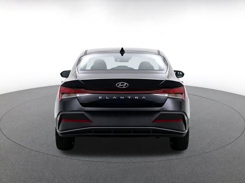 Used 2026 Hyundai Elantra Sport FWD image 7