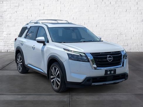 Used 2025 Nissan Pathfinder Platinum w/ Cargo Package FWD image 1