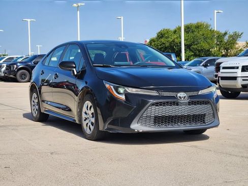 Used 2020 Toyota Corolla LE FWD image 2