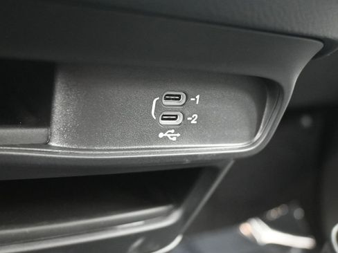 Used 2026 Chrysler Voyager LX image 19