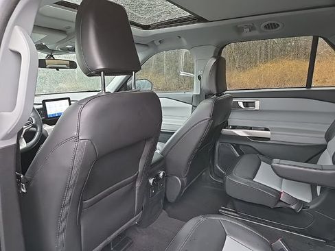 Used 2023 Ford Explorer XLT w/ Equipment Group 202A AWD/4WD image 50