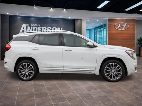 Used 2023 GMC Terrain Denali w/ Denali Premium Package AWD/4WD image 16