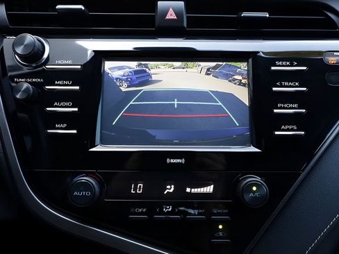 Used 2020 Toyota Camry SE FWD image 35