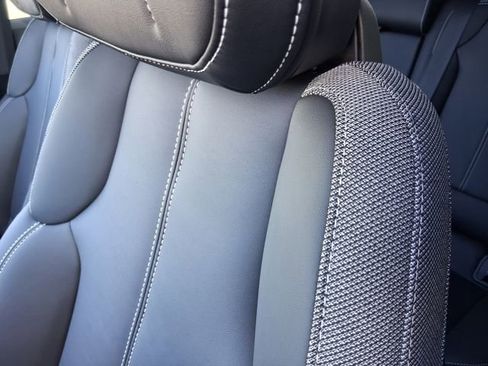 New 2026 Cadillac Optiq Luxury 1 image 22