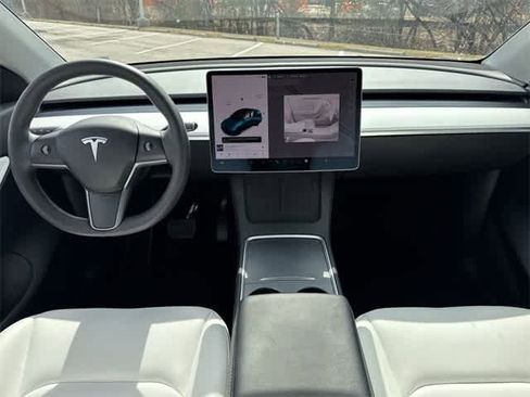 Used 2021 Tesla Model Y Long Range image 20
