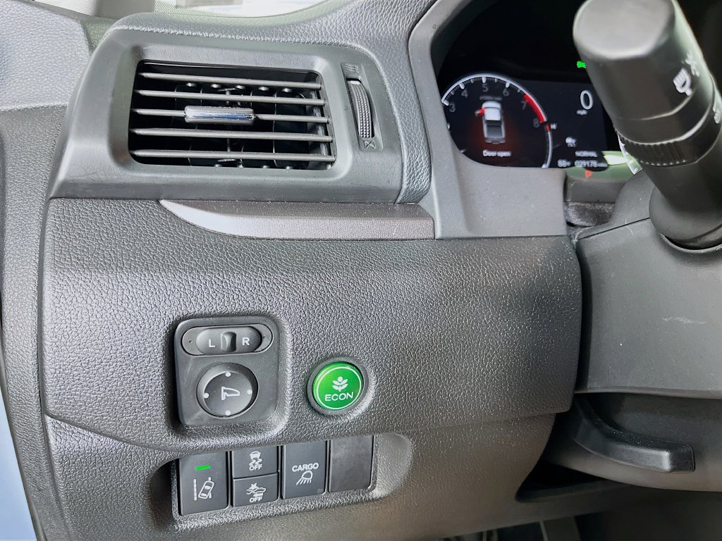 Used 2024 Honda Ridgeline Sport image 11