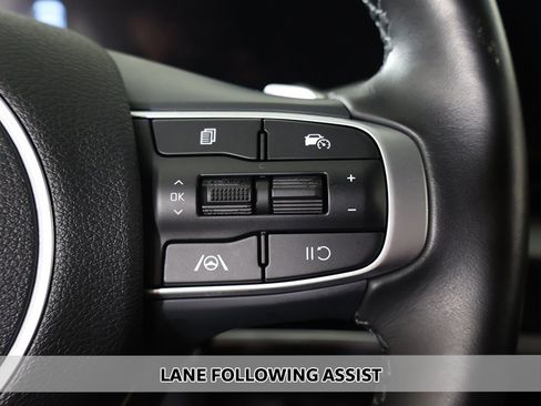 Used 2023 Kia Sportage EX image 4