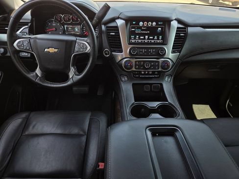 Used 2019 Chevrolet Tahoe LT w/ LT Signature Package RWD image 9
