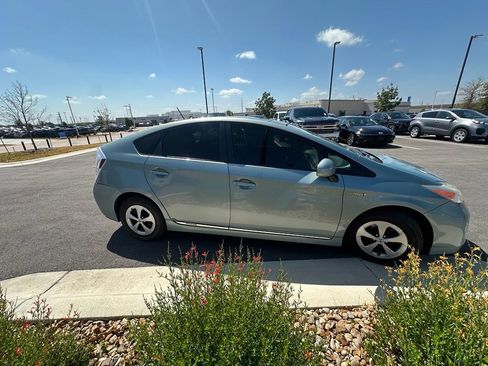 Used 2012 Toyota Prius Four w/ Deluxe Solar Roof Pkg FWD image 3