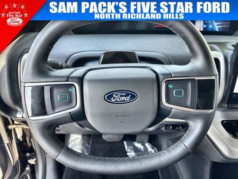 Used 2025 Ford Expedition Active RWD image 23