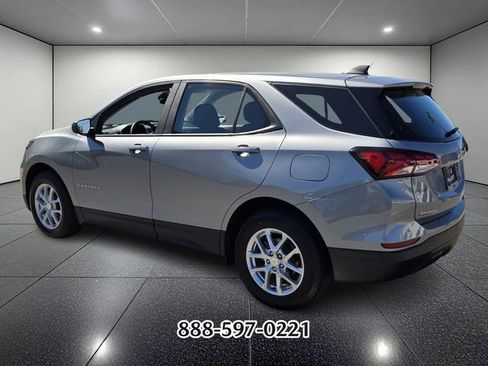 Used 2024 Chevrolet Equinox LS AWD/4WD image 3