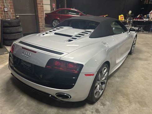 Used 2011 Audi R8 V10 image 12
