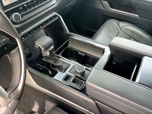 Used 2025 Toyota Sequoia Platinum AWD/4WD image 16