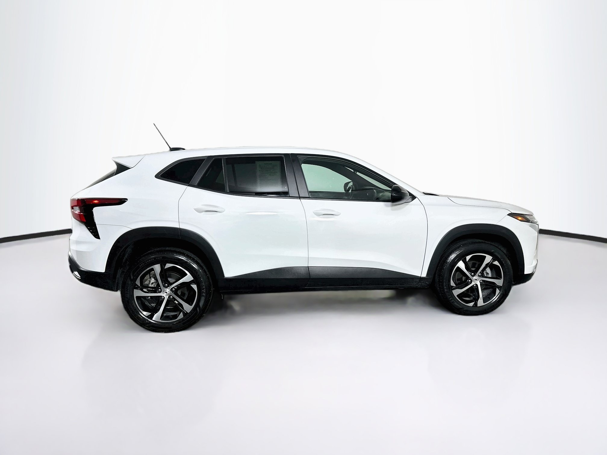 Used 2025 Chevrolet Trax RS w/ Driver Confidence Package FWD image 10