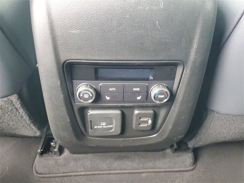 Used 2024 Buick Enclave Premium image 12