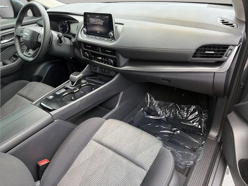 Used 2026 Nissan Rogue SV FWD image 12