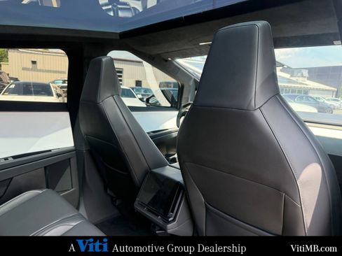 Used 2024 Tesla Cybertruck AWD Crew Cab image 26
